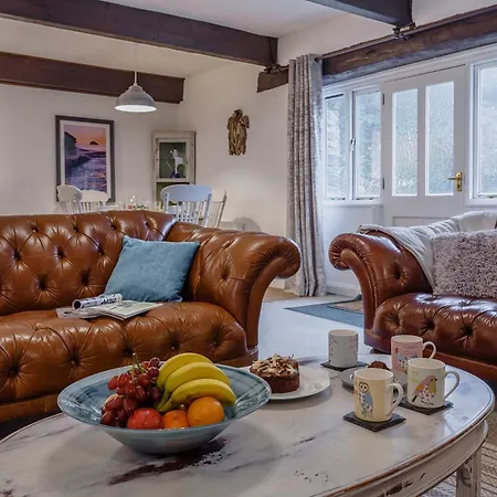 2 Bed In 36913 Holiday home