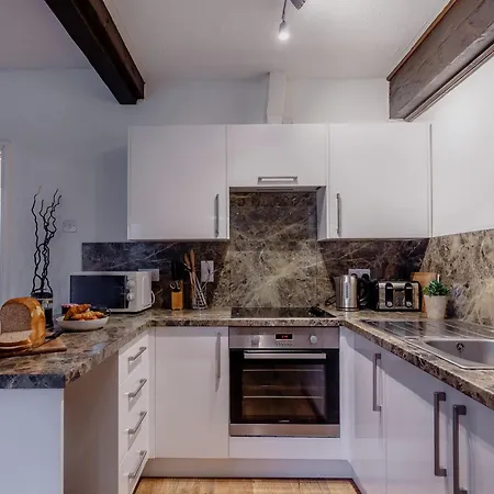 2 Bed In 36913 * Tintagel